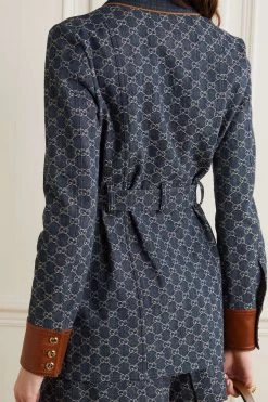 GUCCI + NET SUSTAIN Jeansjacke Aus Bio-Denim Mit Jacquard-Muster Und Lederbesätzen ,Blau 6 GUCCI + NET SUSTAIN Jeansjacke Aus Bio-Denim Mit Jacquard-Muster Und Lederbesätzen ,Blau -Gucci Verkäufe w920 q60 1147