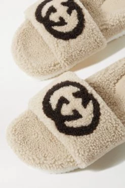 GUCCI Eileen Pantoletten Aus Shearling Mit Logoprint ,Beige -Gucci Verkäufe w920 q60 1210