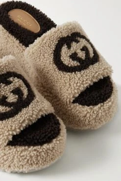 GUCCI Elea Pantoletten Aus Shearling Mit Intarsienlogo Und Plateau ,Beige -Gucci Verkäufe w920 q60 1219