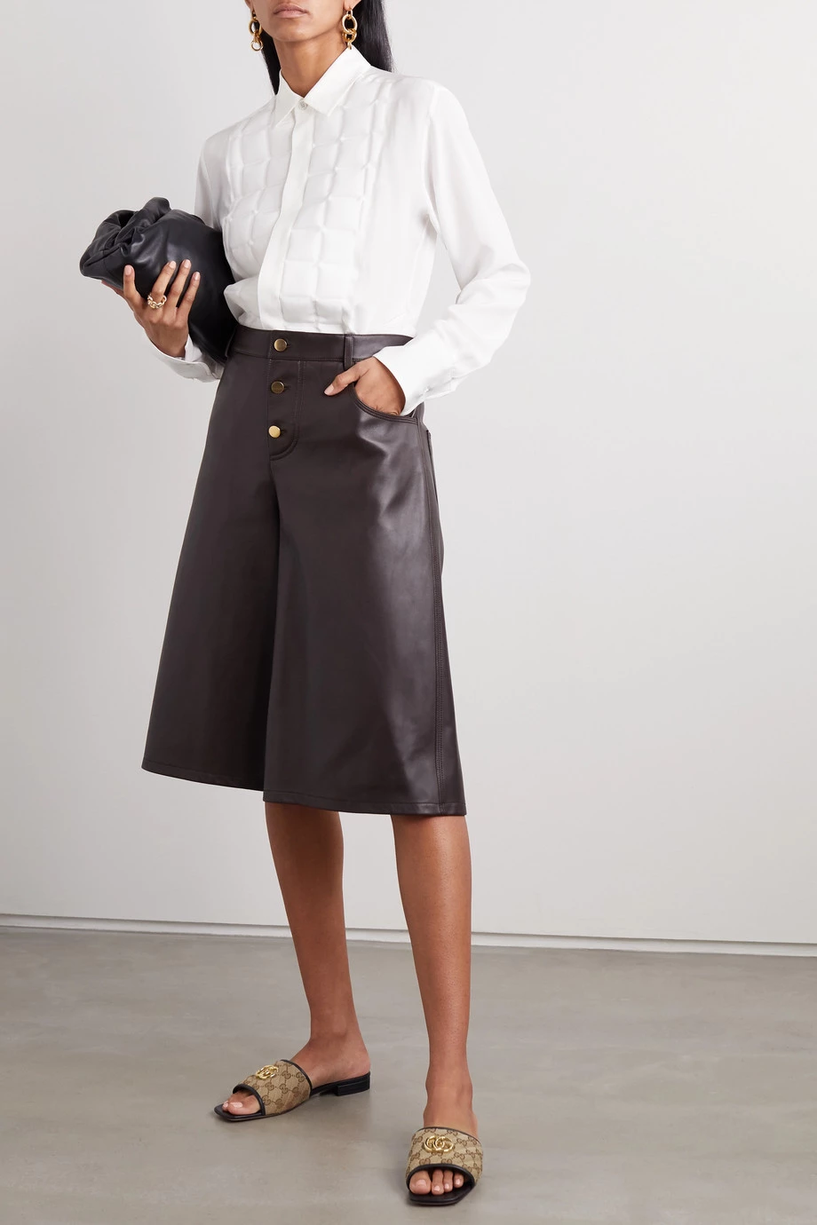 GUCCI Jolie Pantoletten Aus Verziertem Canvas Mit Logomuster Und Lederbesätzen ,Beige 4 GUCCI Jolie Pantoletten Aus Verziertem Canvas Mit Logomuster Und Lederbesätzen ,Beige – Bild 4