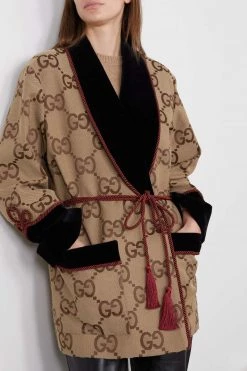 GUCCI Chinese New Year Jacke Aus Besticktem Canvas Mit Jacquard-Muster, Samtbesätzen Und Posamenten ,Braun 8 GUCCI Chinese New Year Jacke Aus Besticktem Canvas Mit Jacquard-Muster, Samtbesätzen Und Posamenten ,Braun -Gucci Verkäufe w920 q60 1347