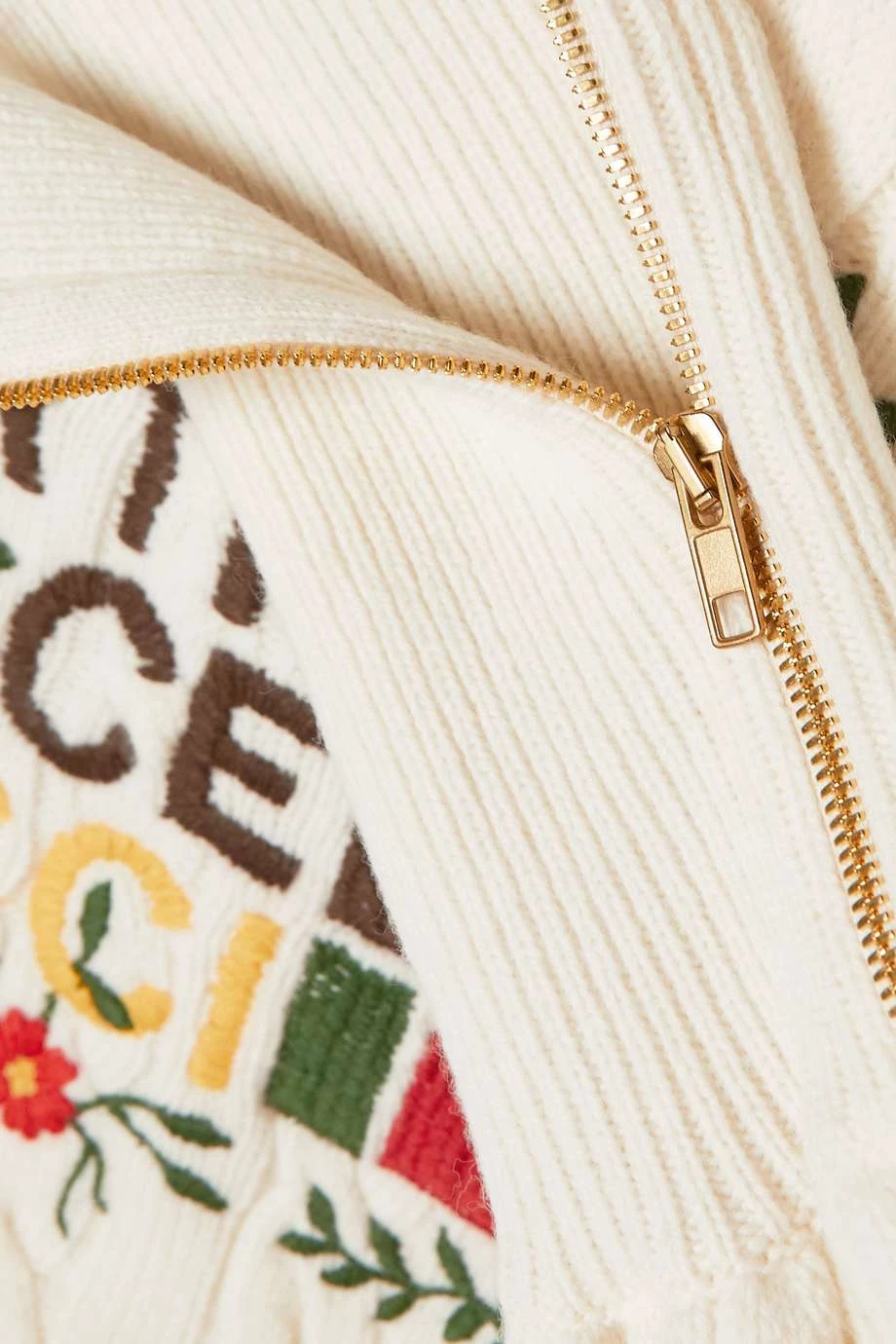 GUCCI + The North Face Rollkragenpullover Aus Wolle In Zopfstrick Mit Stickerei ,Elfenbein 5 GUCCI + The North Face Rollkragenpullover Aus Wolle In Zopfstrick Mit Stickerei ,Elfenbein – Bild 5