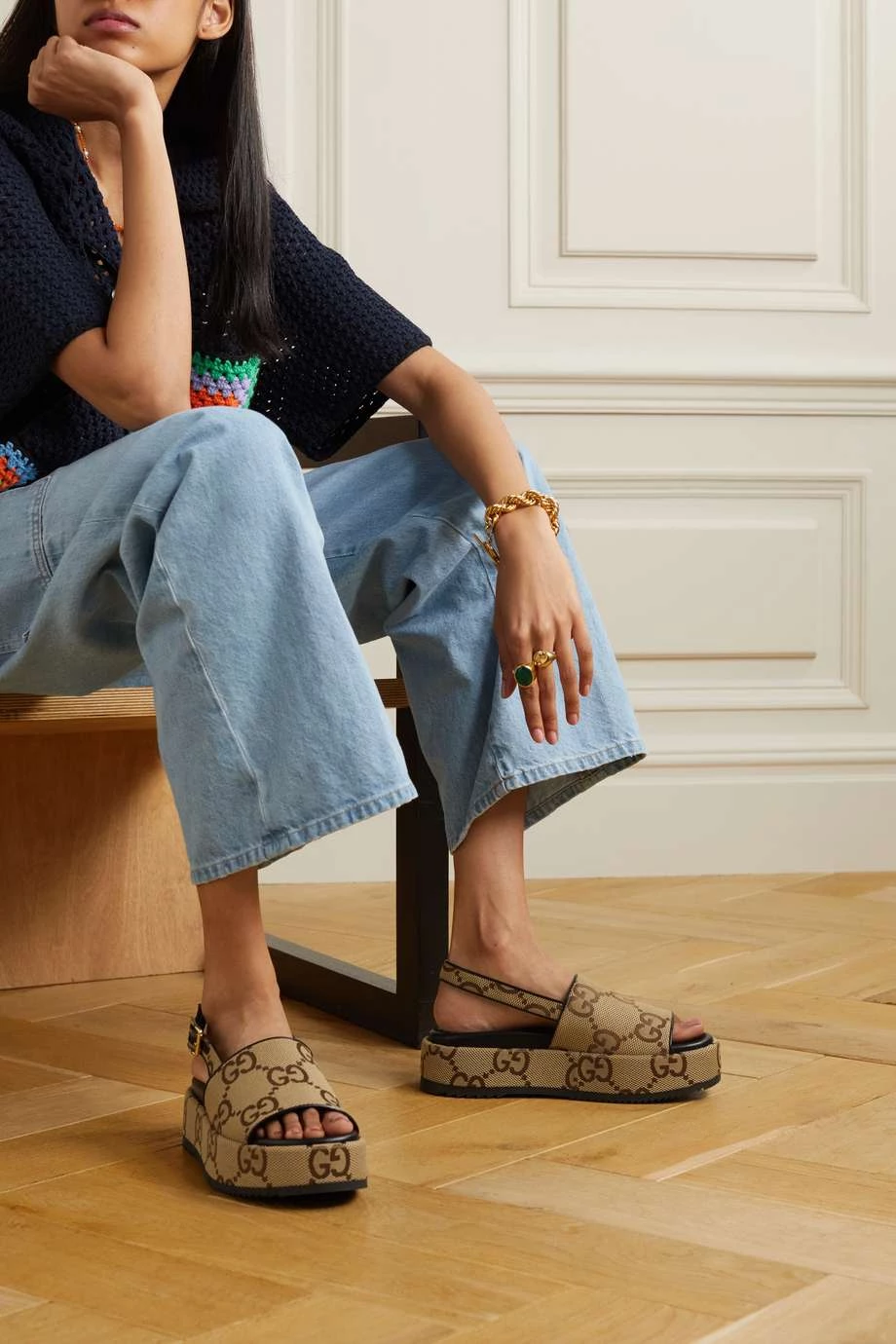 GUCCI Angelina Slingback-Sandalen Aus Canvas Mit Logomuster Und Plateau ,Beige 2 GUCCI Angelina Slingback-Sandalen Aus Canvas Mit Logomuster Und Plateau ,Beige – Bild 2