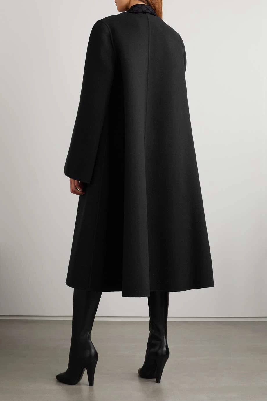 GUCCI Wendbarer Mantel Aus Einer Woll-Seidenmischung ,Schwarz 4 GUCCI Wendbarer Mantel Aus Einer Woll-Seidenmischung ,Schwarz – Bild 4