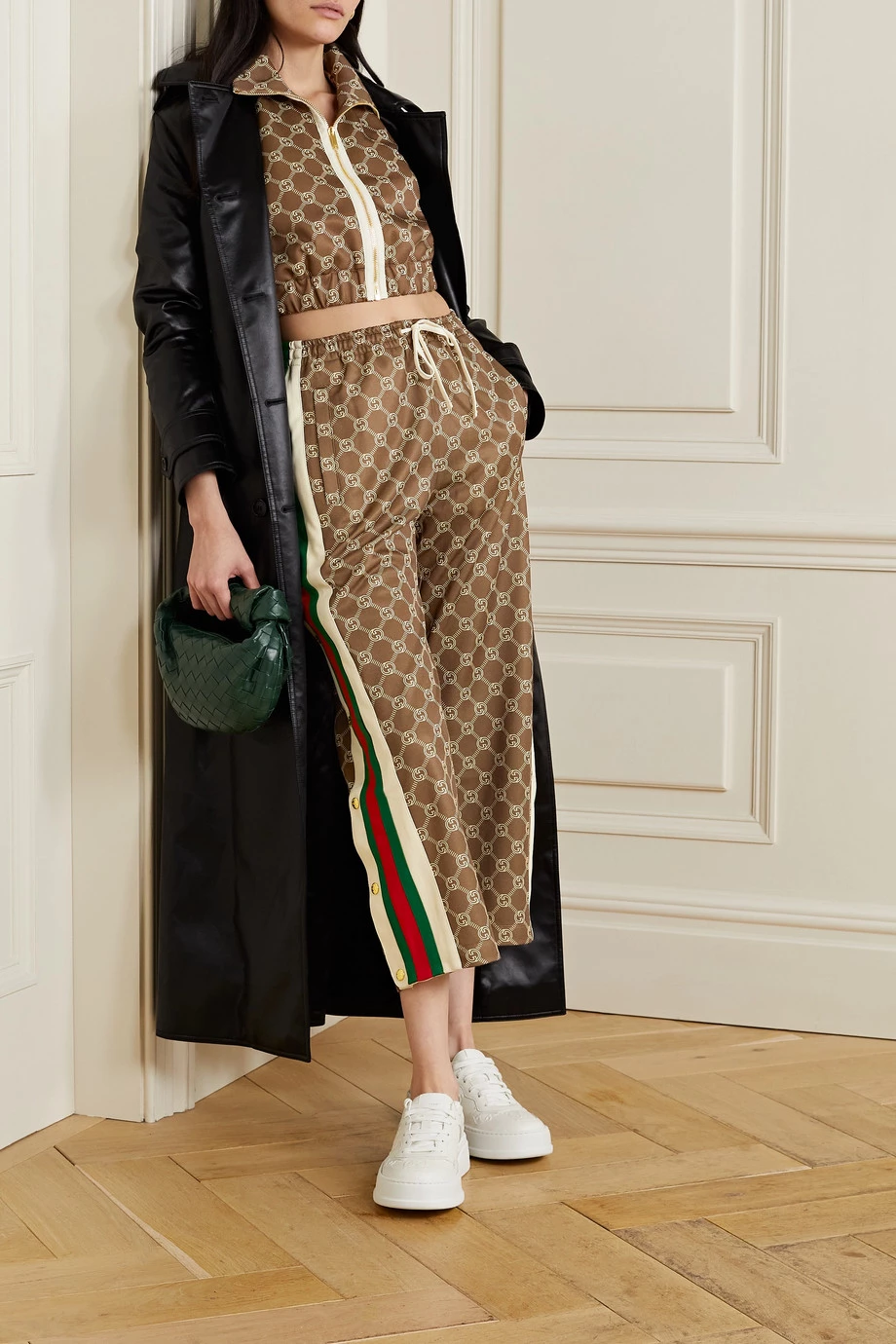 GUCCI Jogginghose Aus Bedrucktem Technischem Jersey Mit Webstreifen ,Braun 2 GUCCI Jogginghose Aus Bedrucktem Technischem Jersey Mit Webstreifen ,Braun – Bild 2