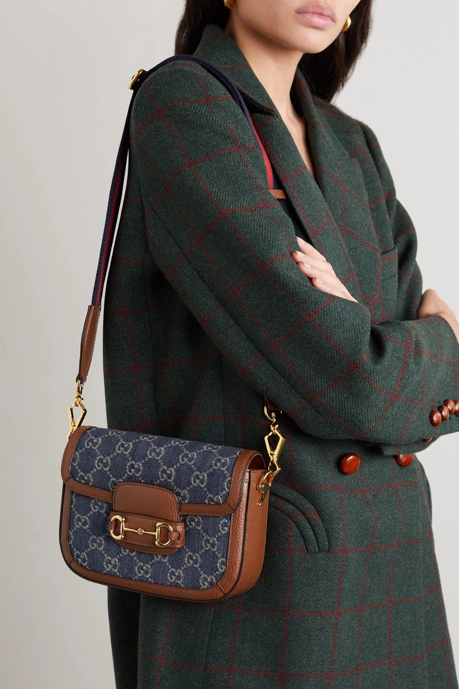 GUCCI Horsebit 1955 Schultertasche Aus Denim-Jacquard Und Strukturiertem Leder ,Blau 2 GUCCI Horsebit 1955 Schultertasche Aus Denim-Jacquard Und Strukturiertem Leder ,Blau – Bild 2