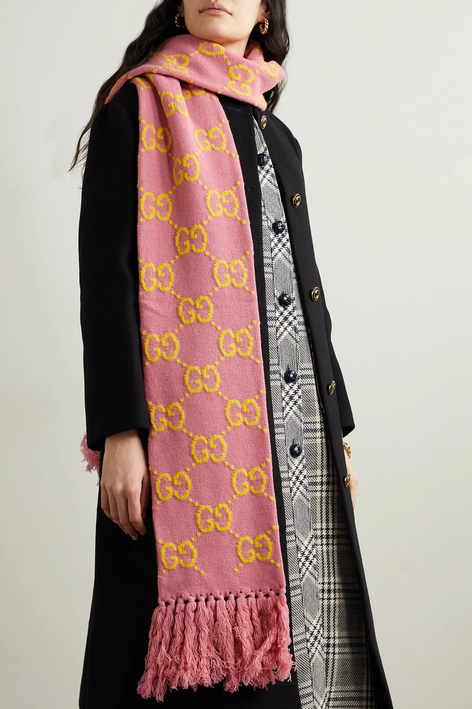 GUCCI Schal Aus Woll-Jacquard Mit Fransen ,Pink 2 GUCCI Schal Aus Woll-Jacquard Mit Fransen ,Pink – Bild 2