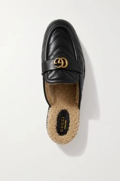 GUCCI Marmont Slippers Aus Gestepptem Leder Mit Shearling-Futter ,Schwarz -Gucci Verkäufe w920 q60 2604
