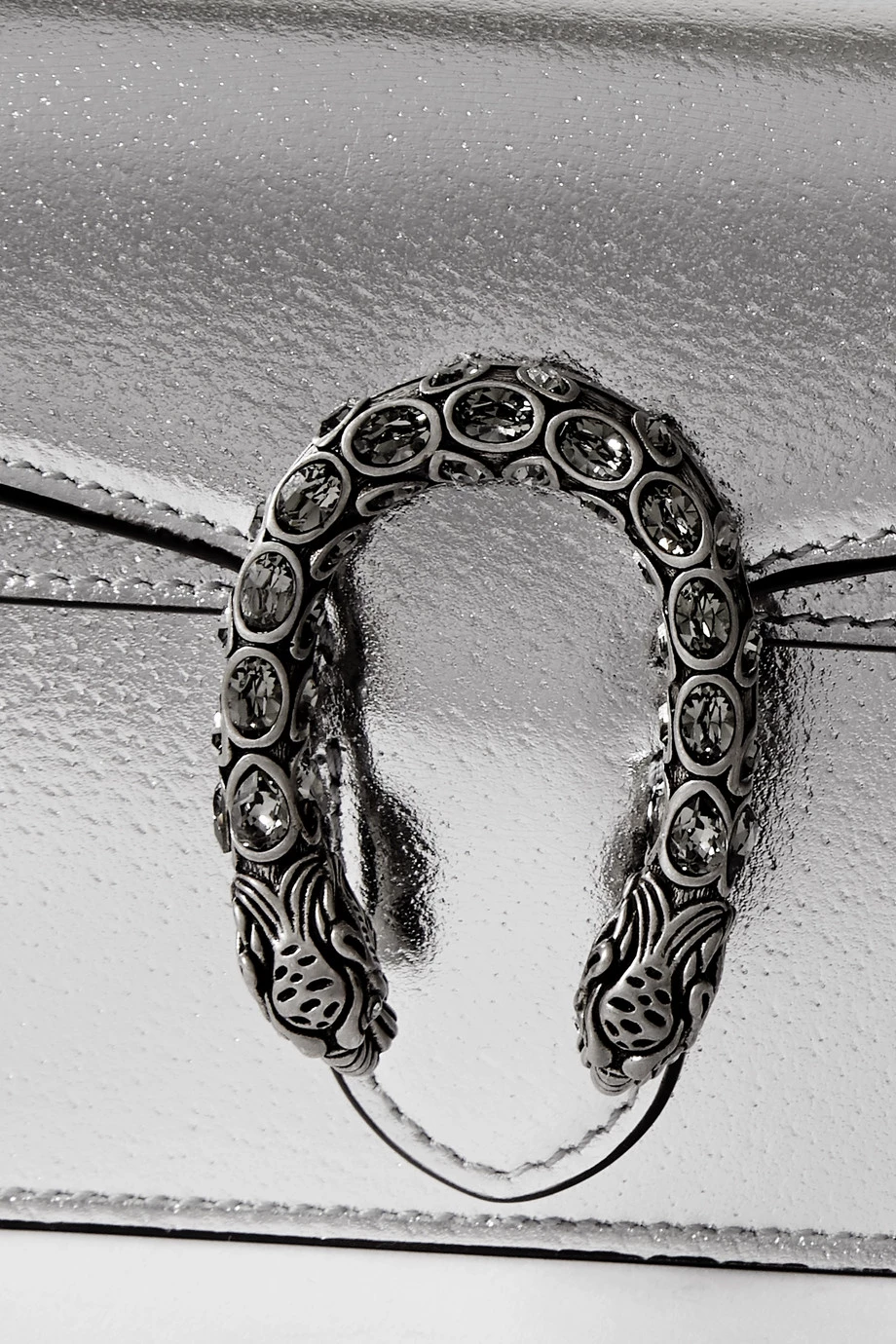 GUCCI Dionysus Super Mini Schultertasche Aus Metallic-Leder ,Silber 4 GUCCI Dionysus Super Mini Schultertasche Aus Metallic-Leder ,Silber – Bild 4