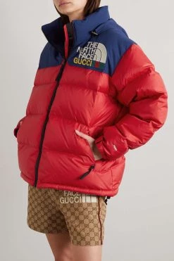 GUCCI + The North Face Daunenjacke Aus Gestepptem Shell Mit Kapuze Und Stickerei ,Rot -Gucci Verkäufe w920 q60 858