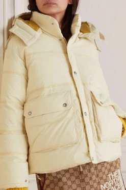 GUCCI + The North Face Daunenjacke Aus Gestepptem Ripstop Mit Print Und Kapuze ,Creme -Gucci Verkäufe w920 q60 885